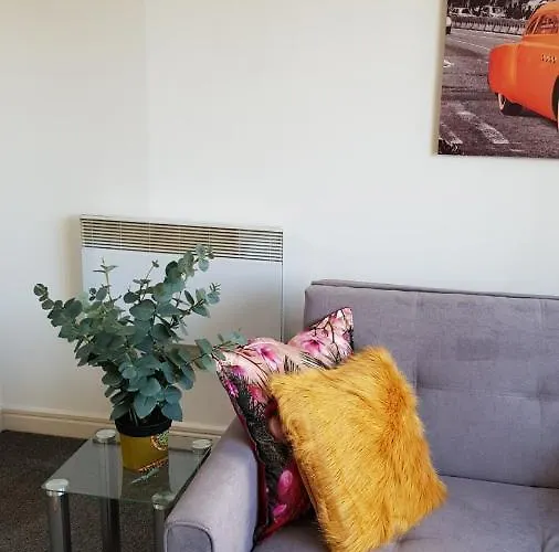 City Centre 1 Bed Apartment With Free On Site Parking With Cctv By Lets Relocations Birmingham