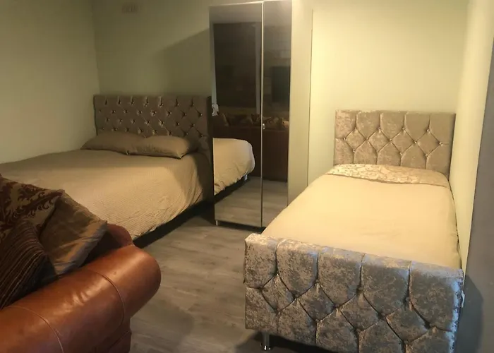 Treetops Flat4 Hall Green B28 Birmingham