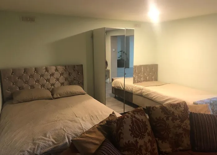 Treetops Flat4 Hall Green B28 Birmingham