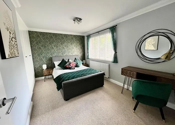 Modern Home, Close To The City Centre With Parking Birmingham