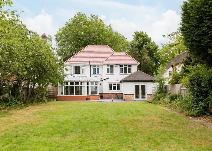 Beautiful 6 Bedroom House For 17 Guests Next To Edgbaston Stadium Birmingham