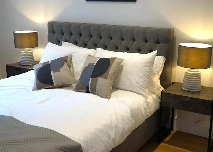 Exceptional 1King Lifestyle Apartment - Centrally Located Birmingham