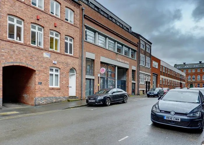 City Centre Jewel: 2-Bedroom with Secured Parking Birmingham