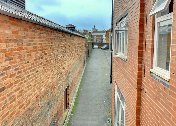 City Centre Jewel: 2-Bedroom with Secured Parking Birmingham