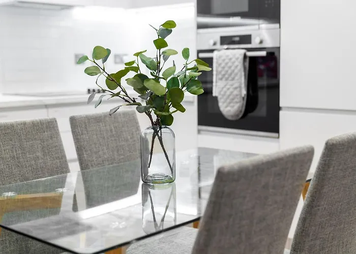 Aqua-Themed 2 Bedroom Cosy Apartment - City Centre Birmingham