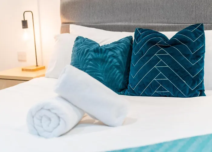 Aqua-Themed 2 Bedroom Cosy Apartment - City Centre Birmingham