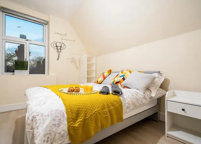 Deluxe 2-Bedroom Flat With Free Parking Birmingham
