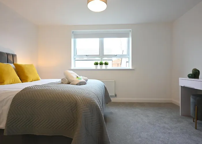 Luxury 4 Bed House With Gated Parking In The Heart Of Birmingham! Apartment