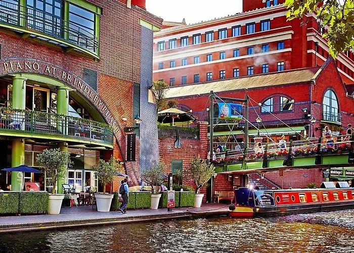 Birmingham Garnet 3-Bedroom Apartment City Centre