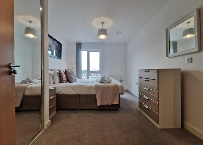 Spacious City Centre Apartments At Lexington Gardens By Hf Group Birmingham