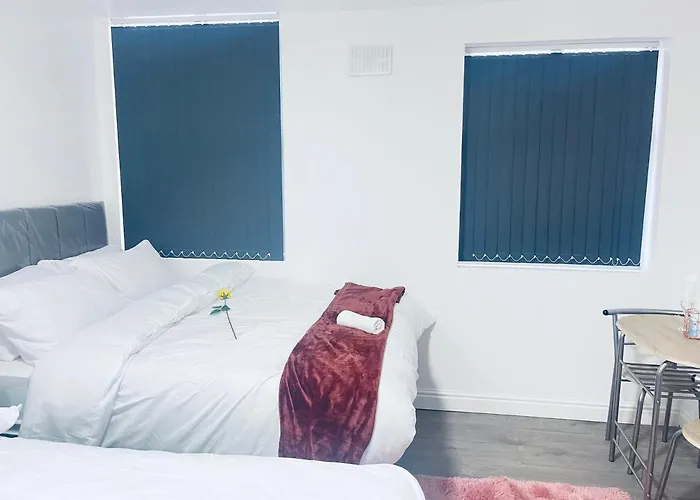 1 Bed Apartment With 2 Beds 1 Double Plus 1 Single Birmingham