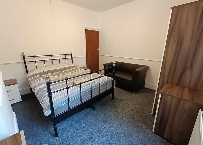 Johnson Road Near Erdington Station Apartment Birmingham