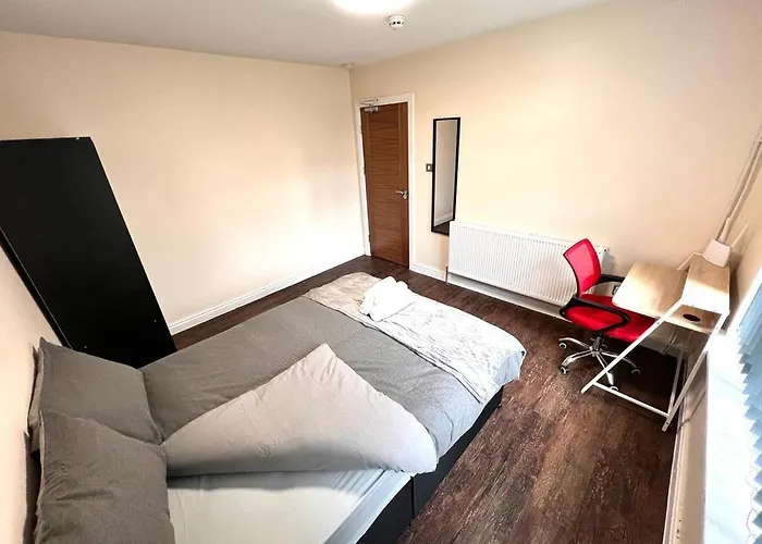 Nines Of Elegance At Castle Road Apartment Birmingham