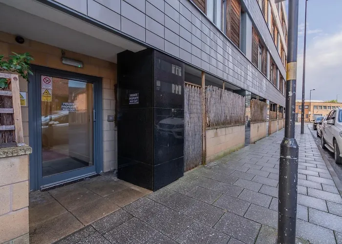 Mailbox 2 Bed Apartment Birmingham City Centre