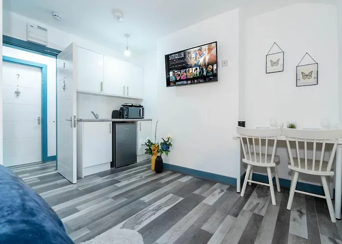 Sky Rooms One Bedroom Modern Studio Apartment 8 Birmingham