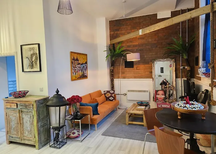 Characteristic Loft Style Apartment Birmingham