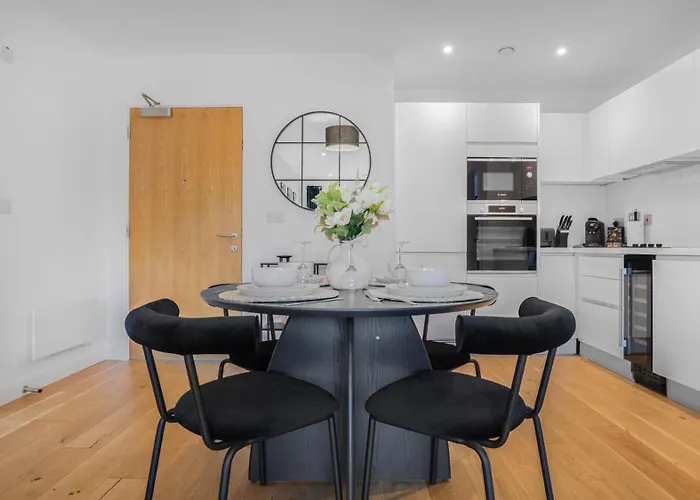 Axium Escape- 2 Bed Apartment, Birmingham City Centre