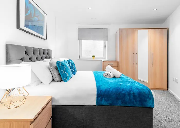 City Centre Apartment - 2 Bedroom - Secure Parking - Top Rated - 201M Birmingham