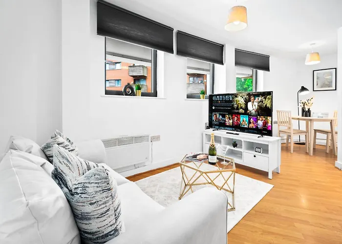 Birmingham City Centre - Self Contained Apartment - Private Access - Free Wifi & Netflix - Top Rated - 3Ps
