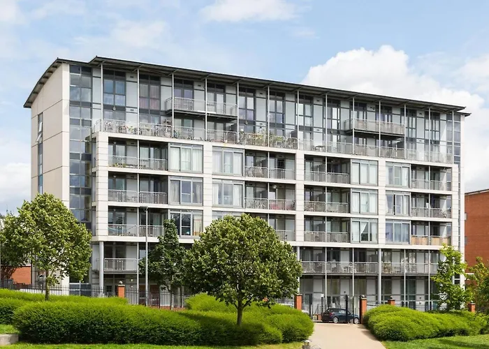 Birmingham City Centre - Terrace - King-Size Bed - Wifi - Netflix - Top Rated - 42M