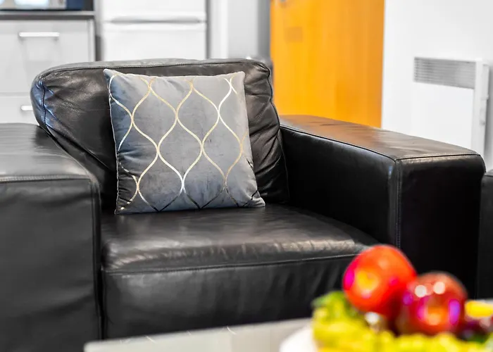 City Centre Apartment - 2 Bedroom - Secure Parking - Top Rated - 201M Birmingham