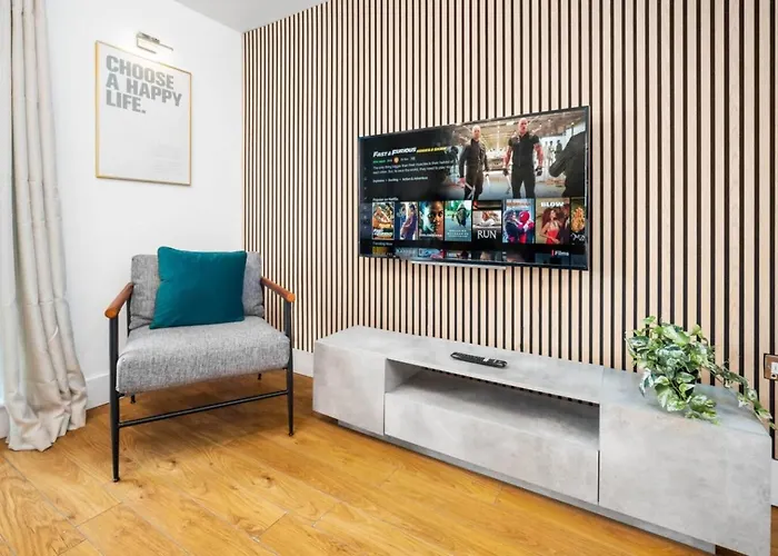 Stylish City Centre Apartment - 2 Bedrooms - Balcony - Netflix 11A Birmingham