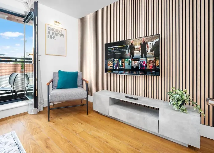 Stylish City Centre Apartment - 2 Bedrooms - Balcony - Netflix 11A Birmingham