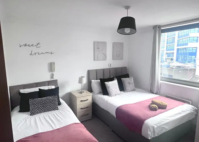 Broad Street - Balcony 1 Bedroom Apartment Birmingham