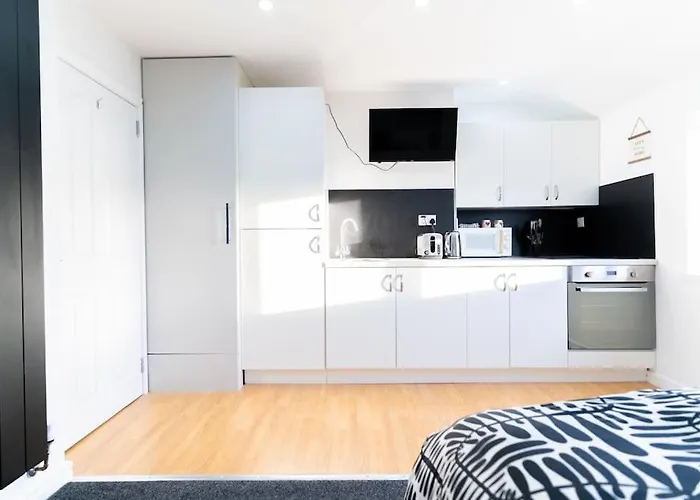 Stylish Studio In Moseley Village Birmingham
