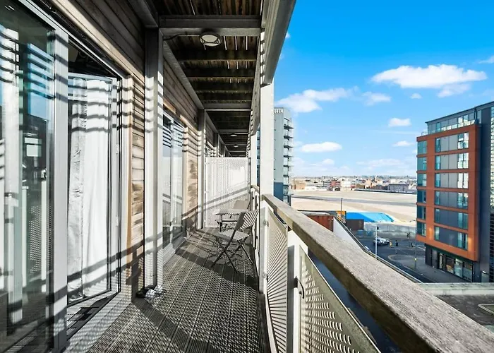 Modern Arcadian Centre Apartment By Azura Nights Birmingham