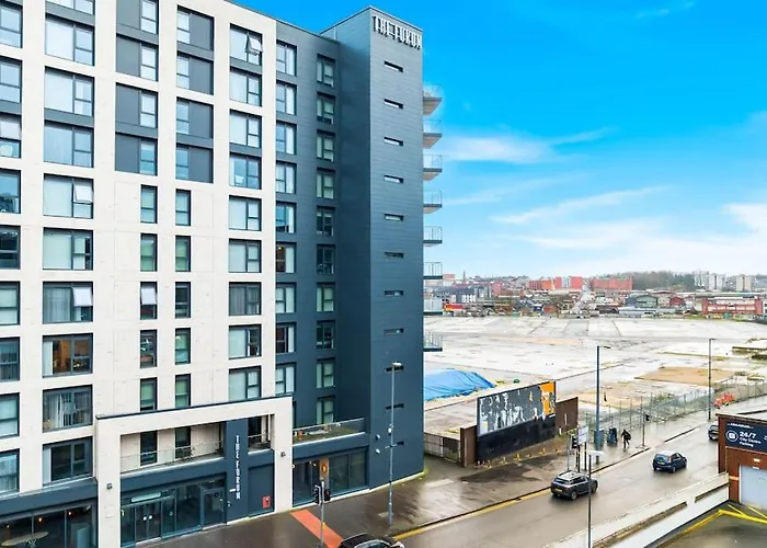 Funky Arcadian Centre Apartment By Azura Nights Birmingham