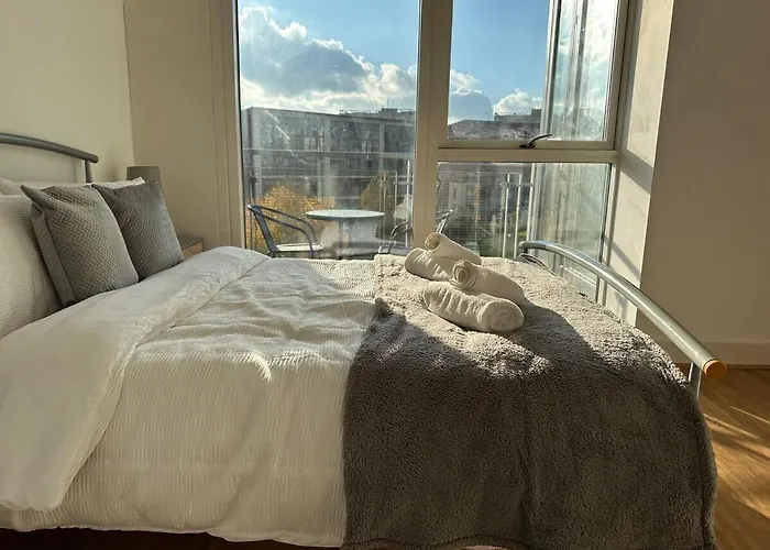 Luxury 1 Bedroom Apartment - City Centre - Balcony - Near O2 Academy Birmingham