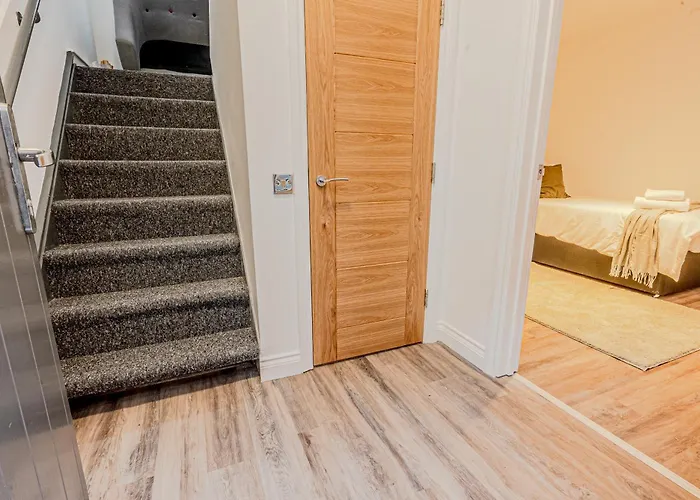 Spacious & Modern - 3 Bedroom - Gated - Free Parking - Jewellery Quarter Birmingham