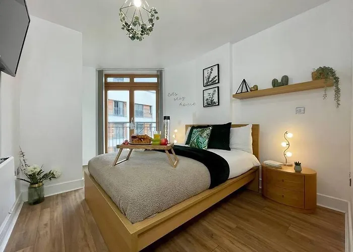Comfy & Stylish Stay At Birmingham!