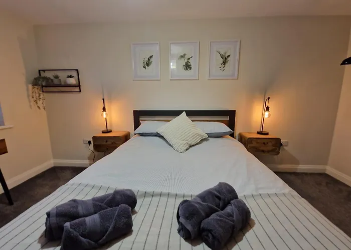 Stylish 2 Bedroom Apartment Sleeps 4 Contractors And Corporates Welcome Birmingham