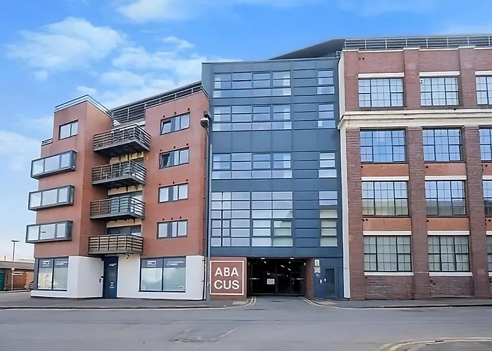 City Apartment - Free Underground Parking Birmingham