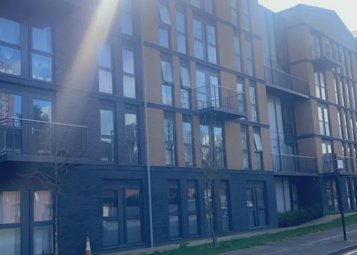 Exceptional 2 Bed Apartment Birmingham