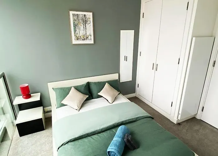 Birmingham City Centre, 2-Bedroom Apartment