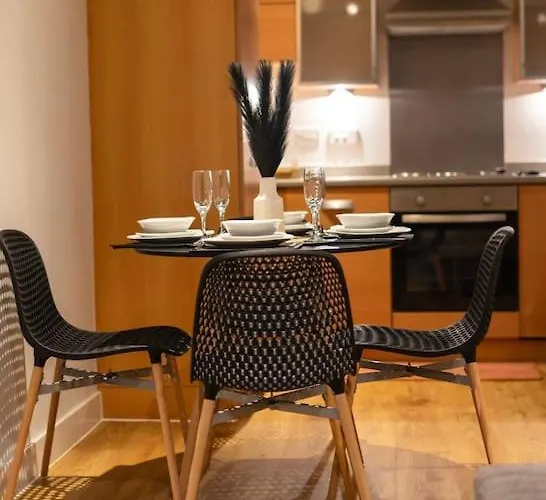 Tq Luxurious 2 Bed Flat Apartment Birmingham