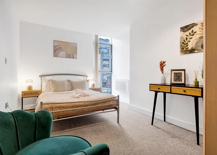 Ultra Stylish 2 Bedroom Apt Centrally Located Birmingham