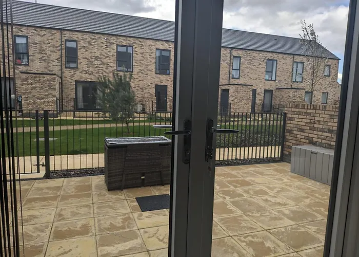 Contemporary Double Ensuite Room Birmingham