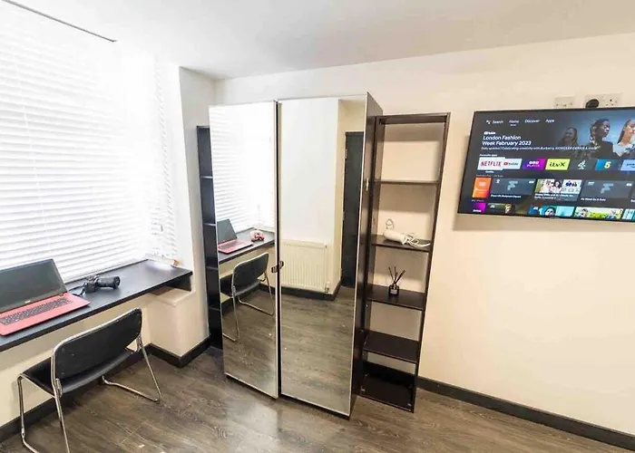 Stay Sa Cosy Equipped Studios Available 10 Mins From The City! Free Wifi &50" Smart Tv'S! Birmingham