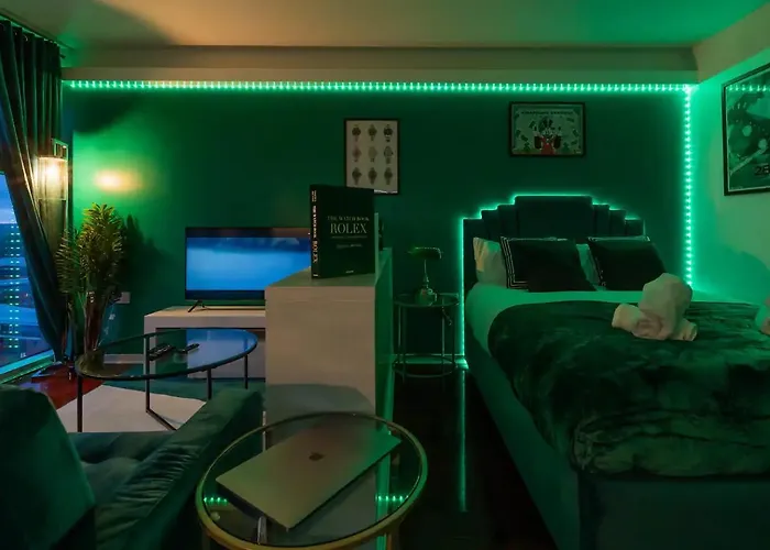 Luxury Rolex Retreat Apartment Birmingham