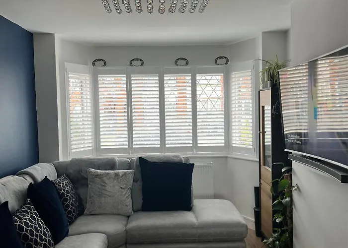 Double Room- 1 Person -In Great Barr Near M5 - M6 - Parking - Tv Bed-Garden Birmingham