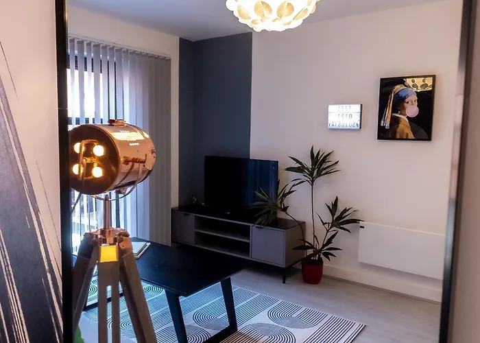 Pristine 1 And 2 Bedroom Apartments Near Business District By Belvilla Birmingham