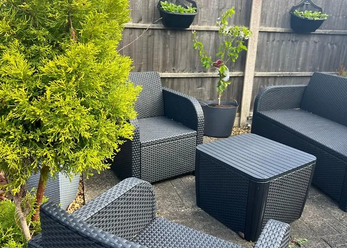 Double Room- 1 Person -In Great Barr Near M5 - M6 - Parking - Tv Bed-Garden Birmingham