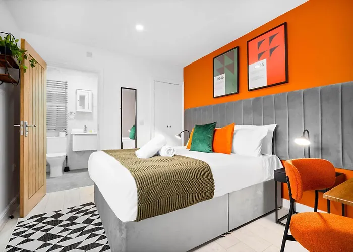 Modern 3 Bedroom Apartment - Terrace - Near City Centre - Wifi - Smart Tv 1Mr Birmingham