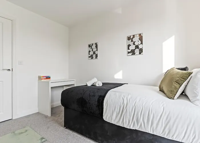 Luxury City Centre 5 Bed House With Free Parking Birmingham