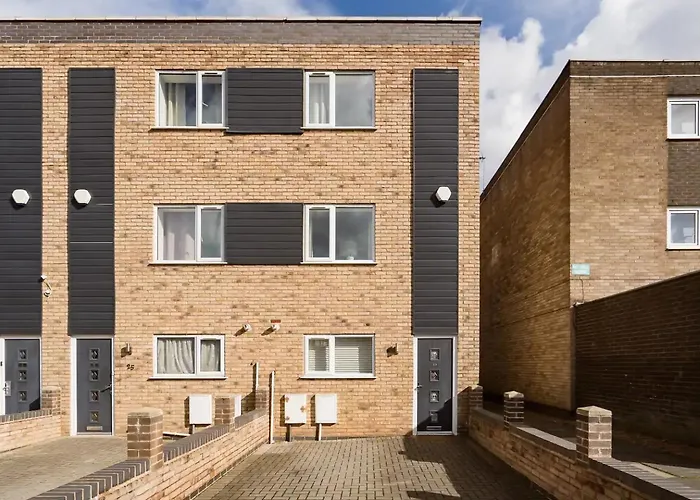 Quiet Private Homestay, Central Birmingham
