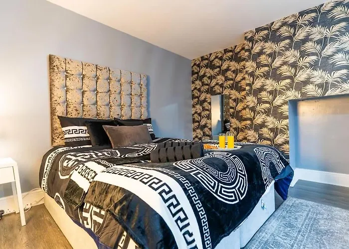 2-Bed Luxury With Free Parking Apartment Birmingham